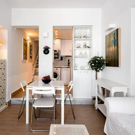 Ferienhaus Mykonian Marvel: A Tranquil Oasis In The Old Town! *